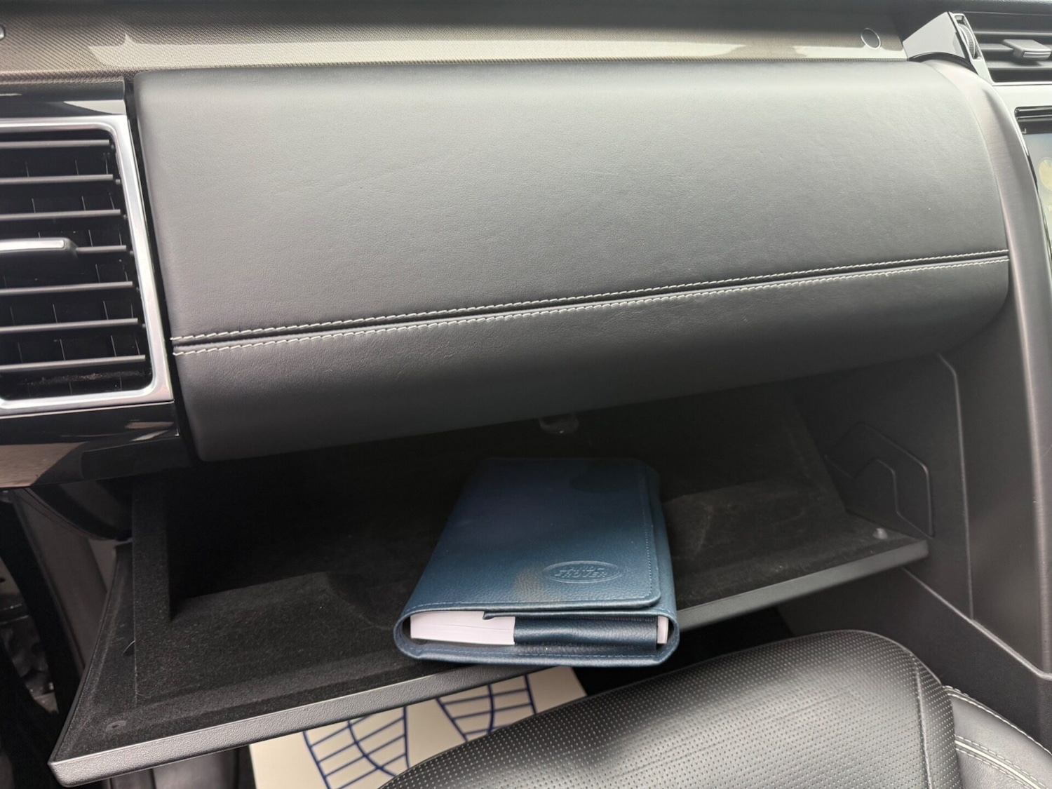 Used Land Rover Discovery 2018 for sale - 76631169: Photo 65