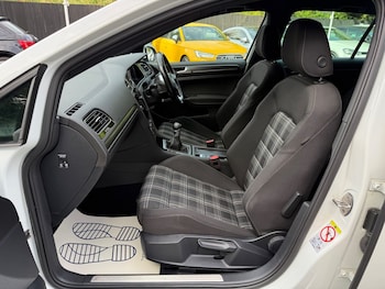 Used Volkswagen Golf 2018 for sale - 75894557: Photo