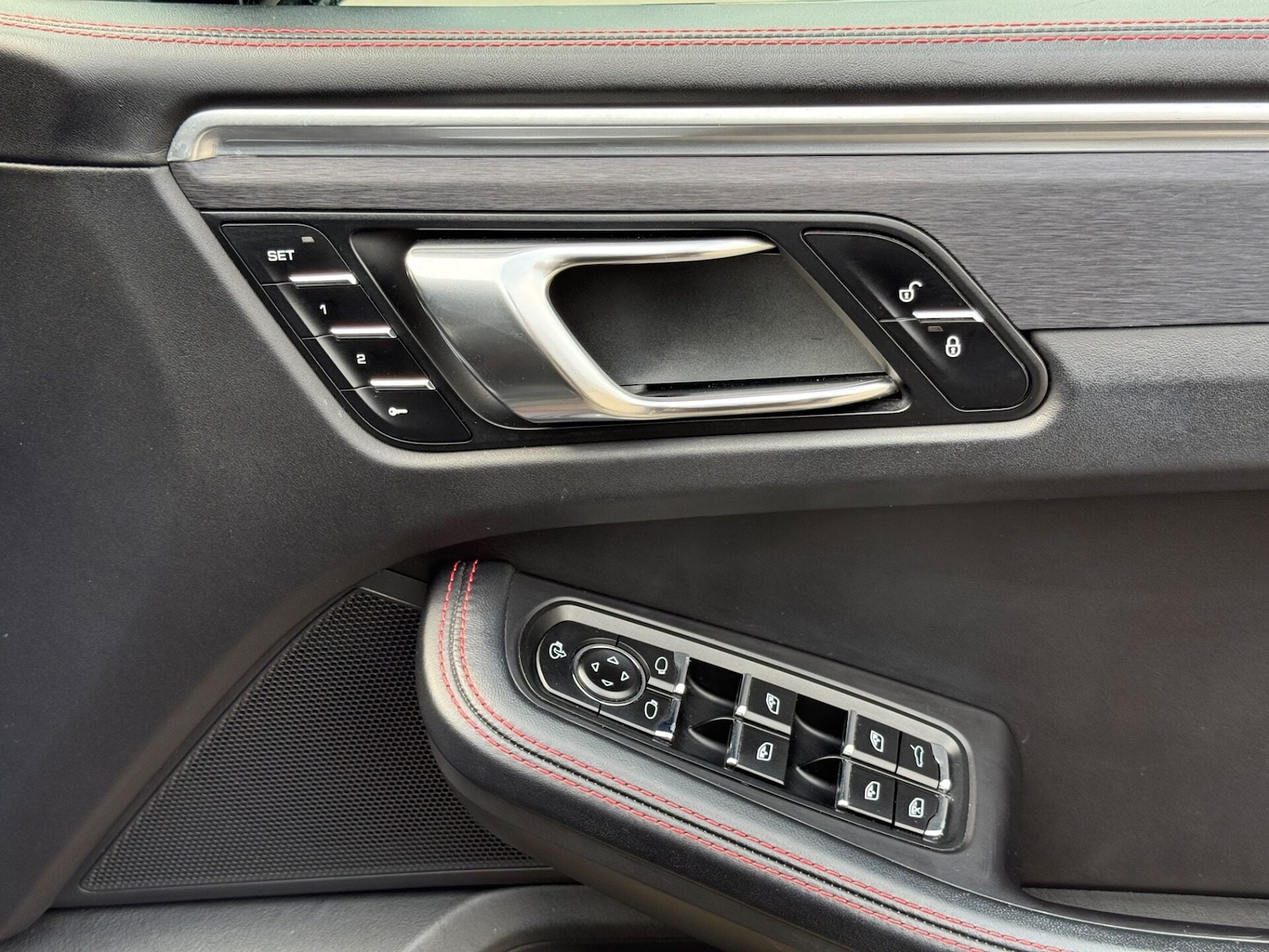 Used Porsche Macan 2016 for sale - 78025553: Photo 31