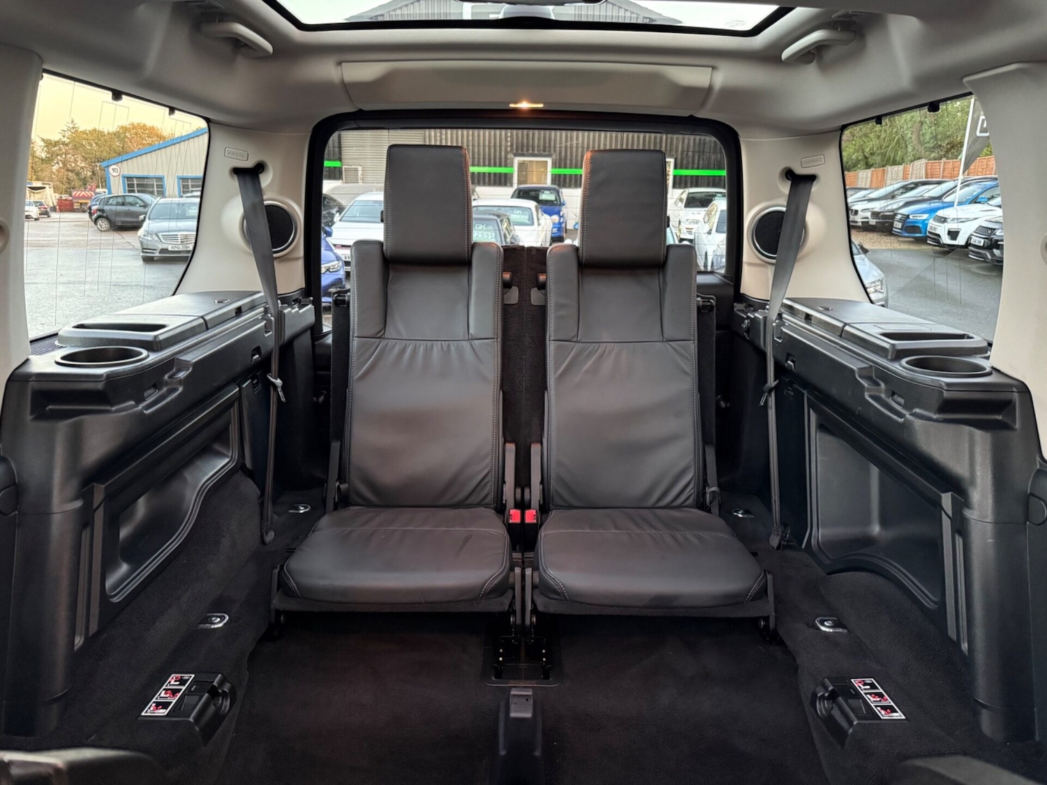 Used Land Rover Discovery 2015 for sale - 76611247: Photo 18