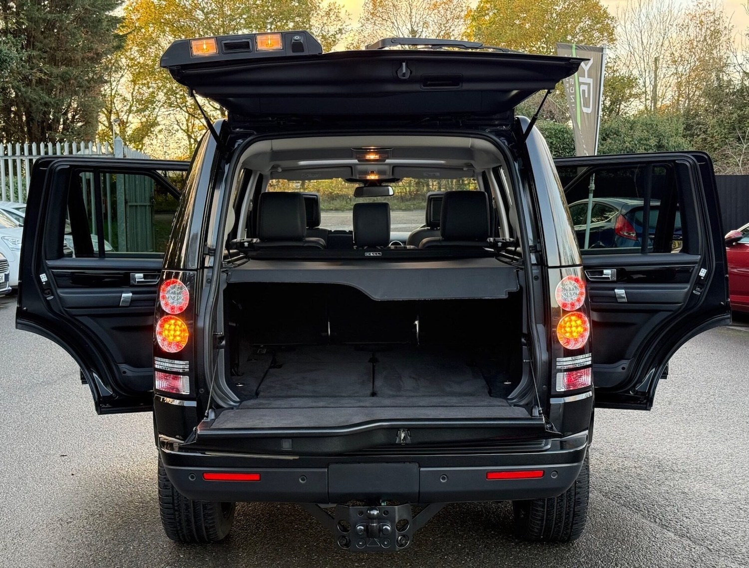 Used Land Rover Discovery 2015 for sale - 76611247: Photo 24