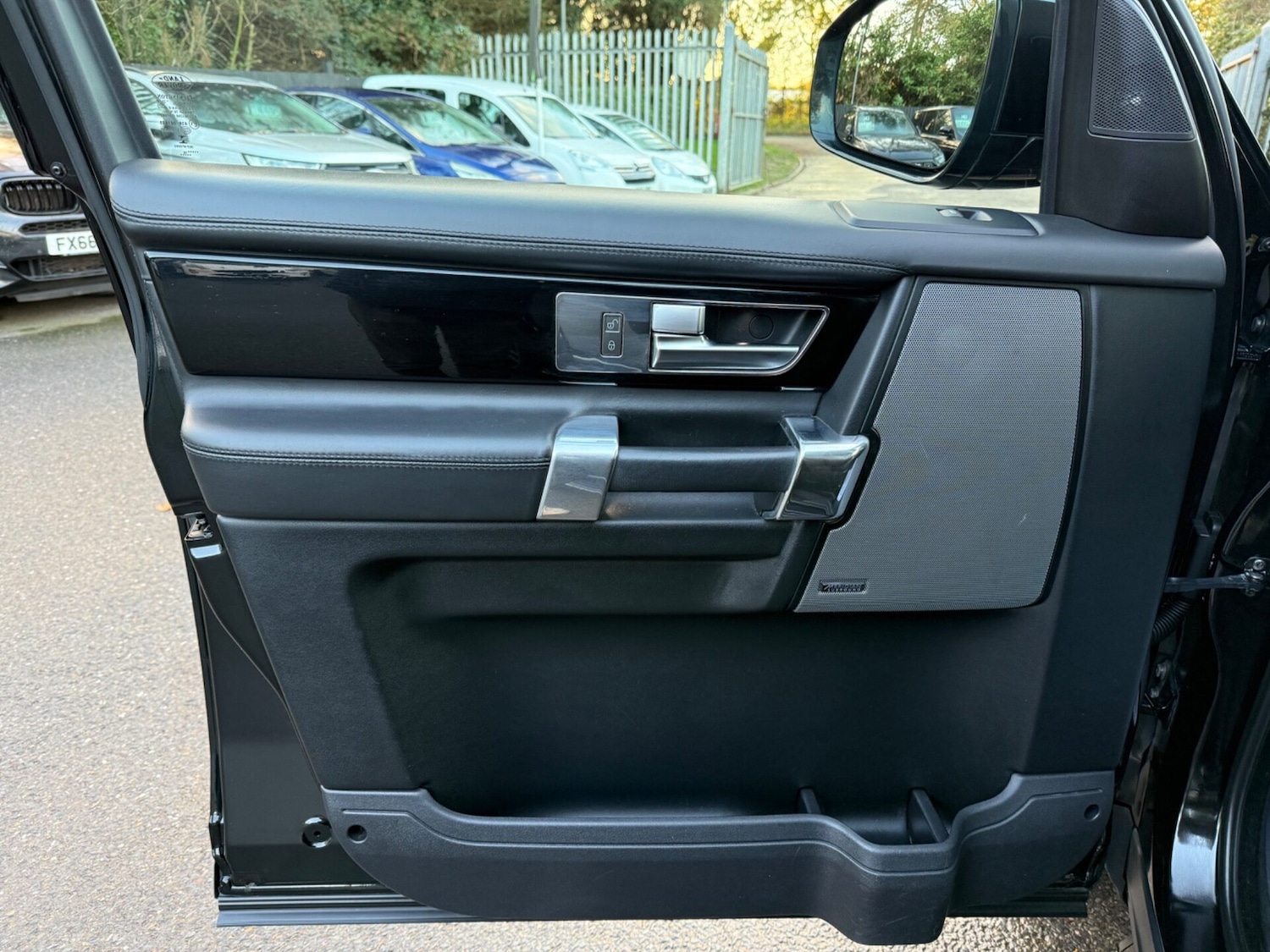 Used Land Rover Discovery 2015 for sale - 76611247: Photo 31