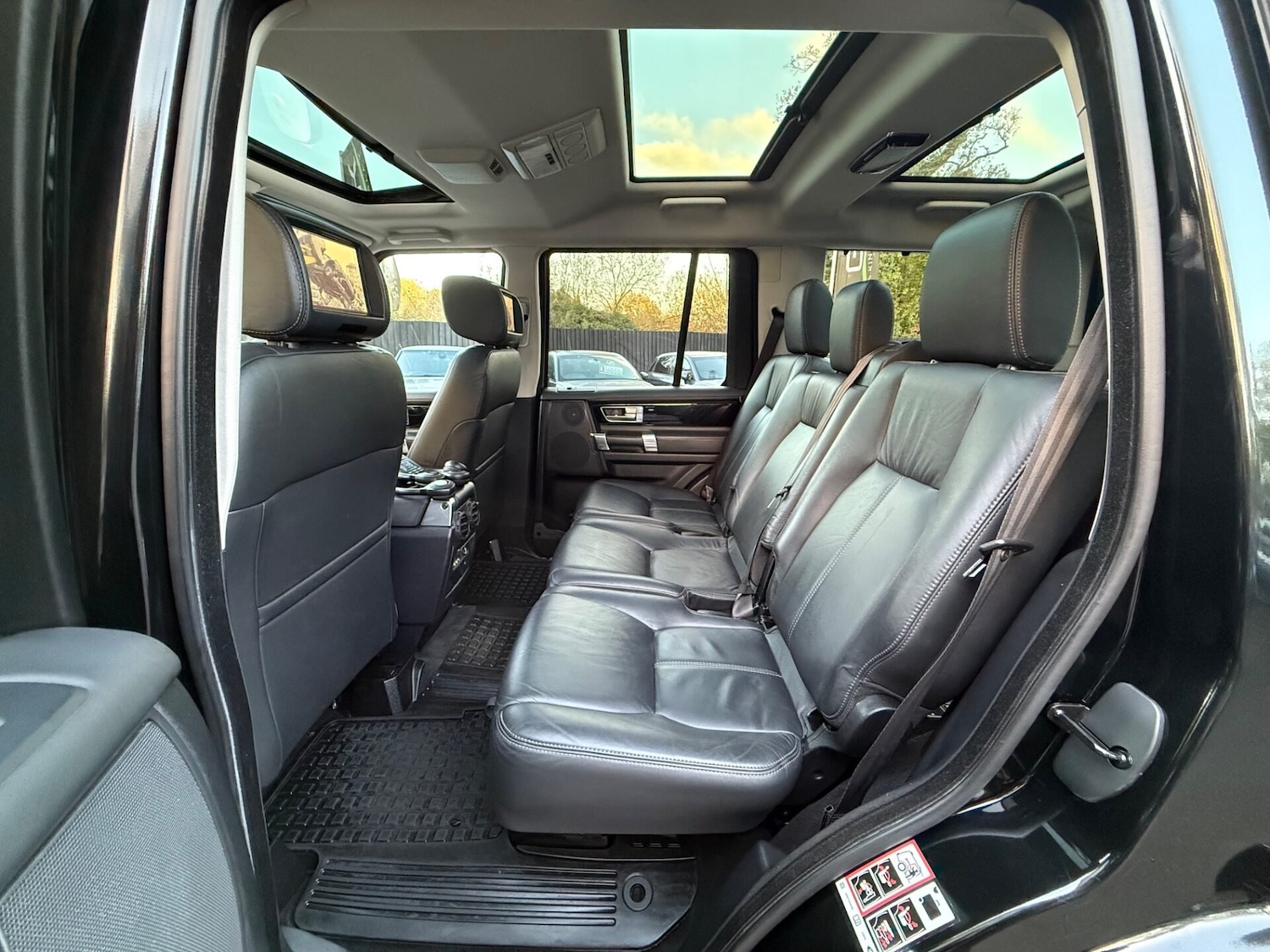 Used Land Rover Discovery 2015 for sale - 76611247: Photo 32