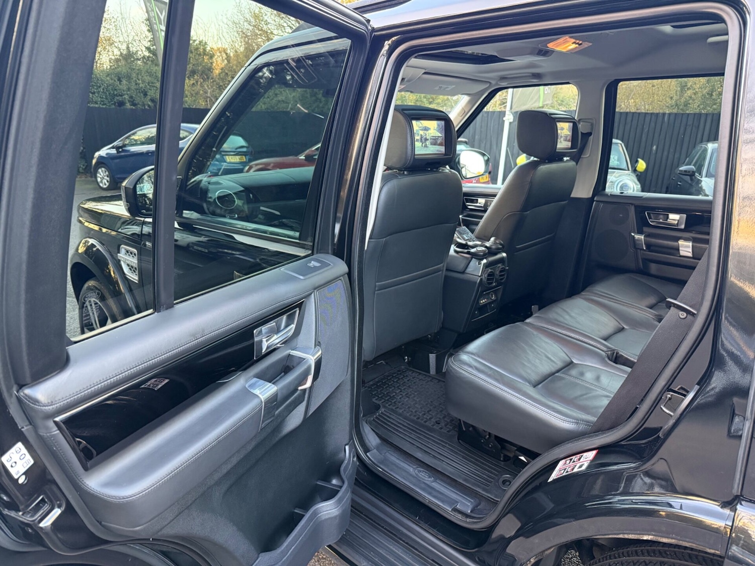 Used Land Rover Discovery 2015 for sale - 76611247: Photo 34