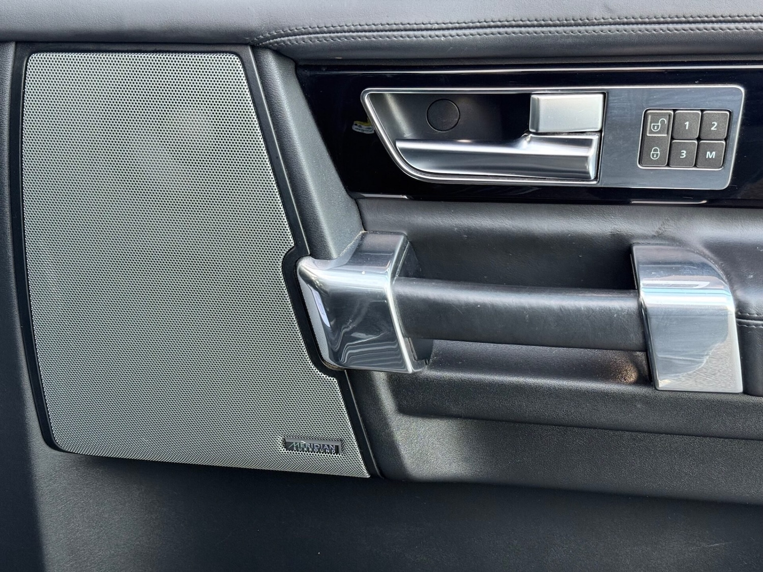 Used Land Rover Discovery 2015 for sale - 76611247: Photo 42