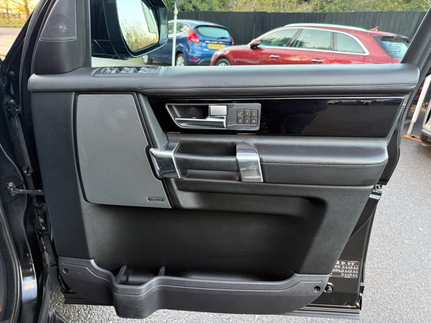 Used Land Rover Discovery 2015 for sale - 76611247: Photo 43