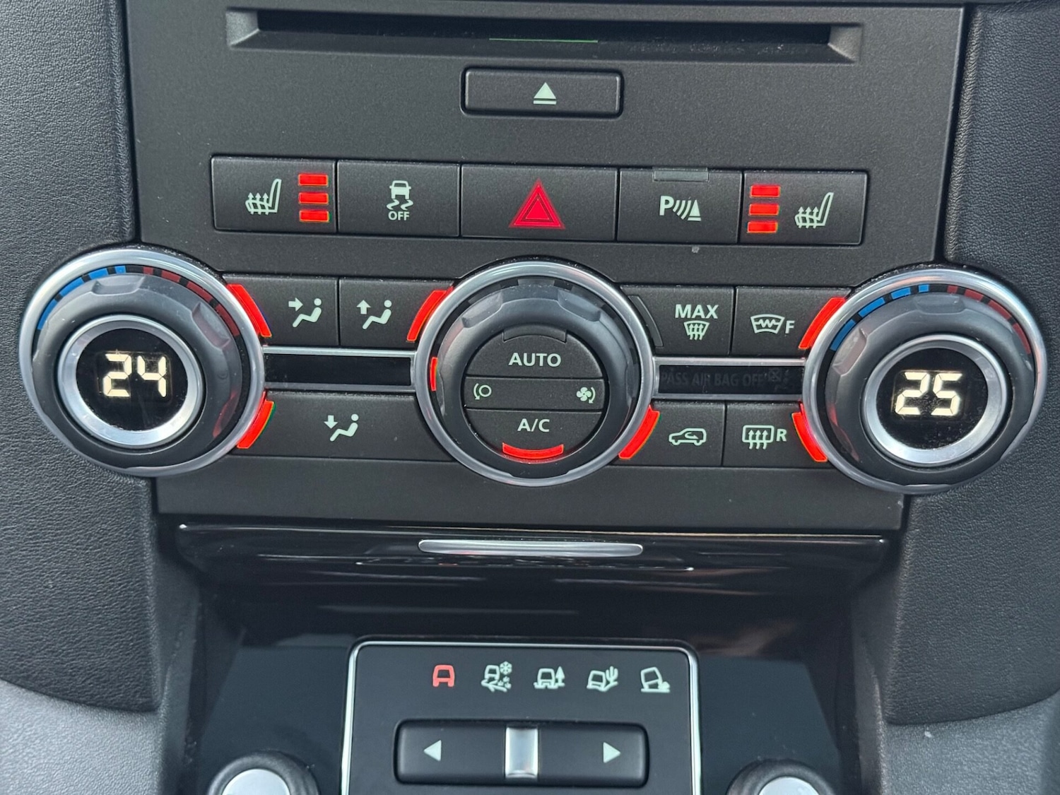 Used Land Rover Discovery 2015 for sale - 76611247: Photo 53