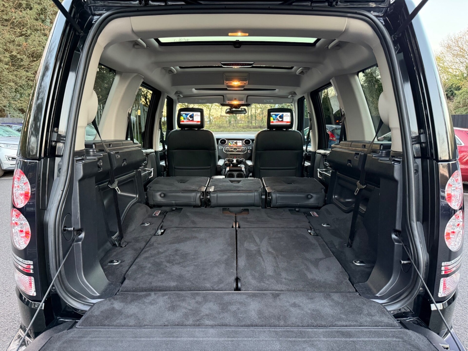 Used Land Rover Discovery 2015 for sale - 76611247: Photo 66