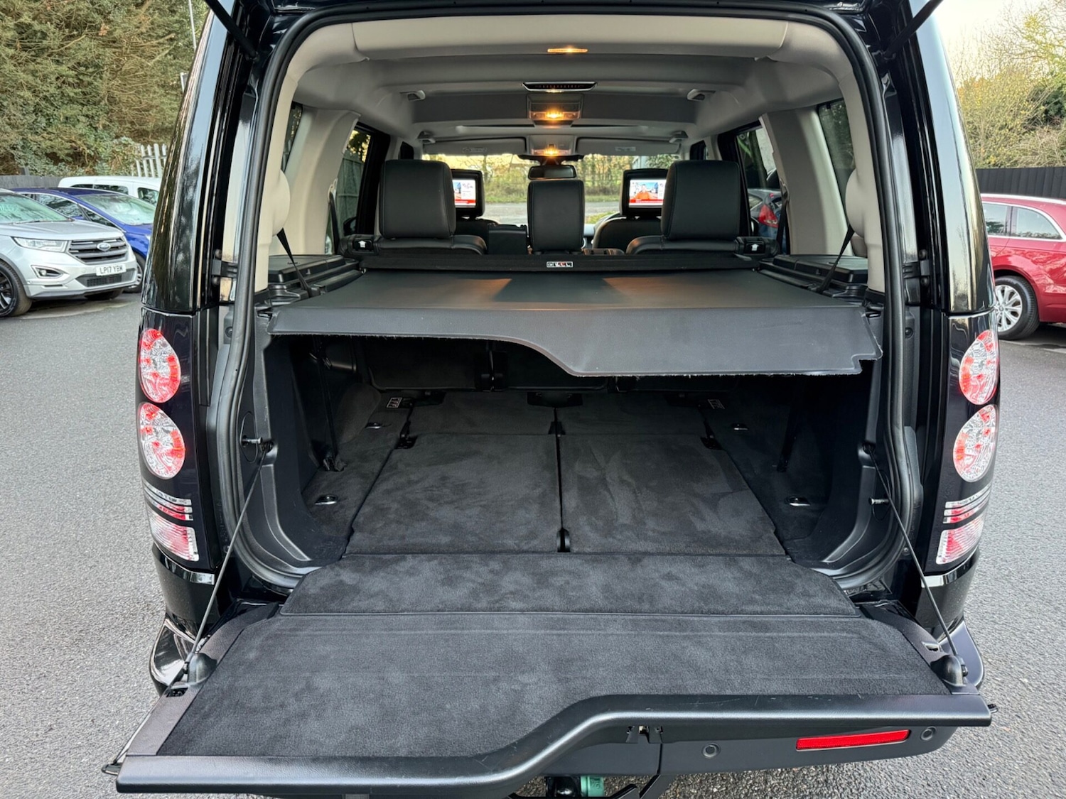 Used Land Rover Discovery 2015 for sale - 76611247: Photo 67