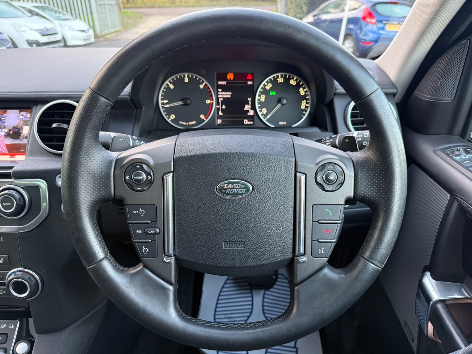 Used Land Rover Discovery 2015 for sale - 76611247: Photo 8