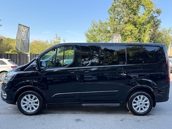 Used Ford Tourneo Custom 2019 for sale - 79494759: Photo