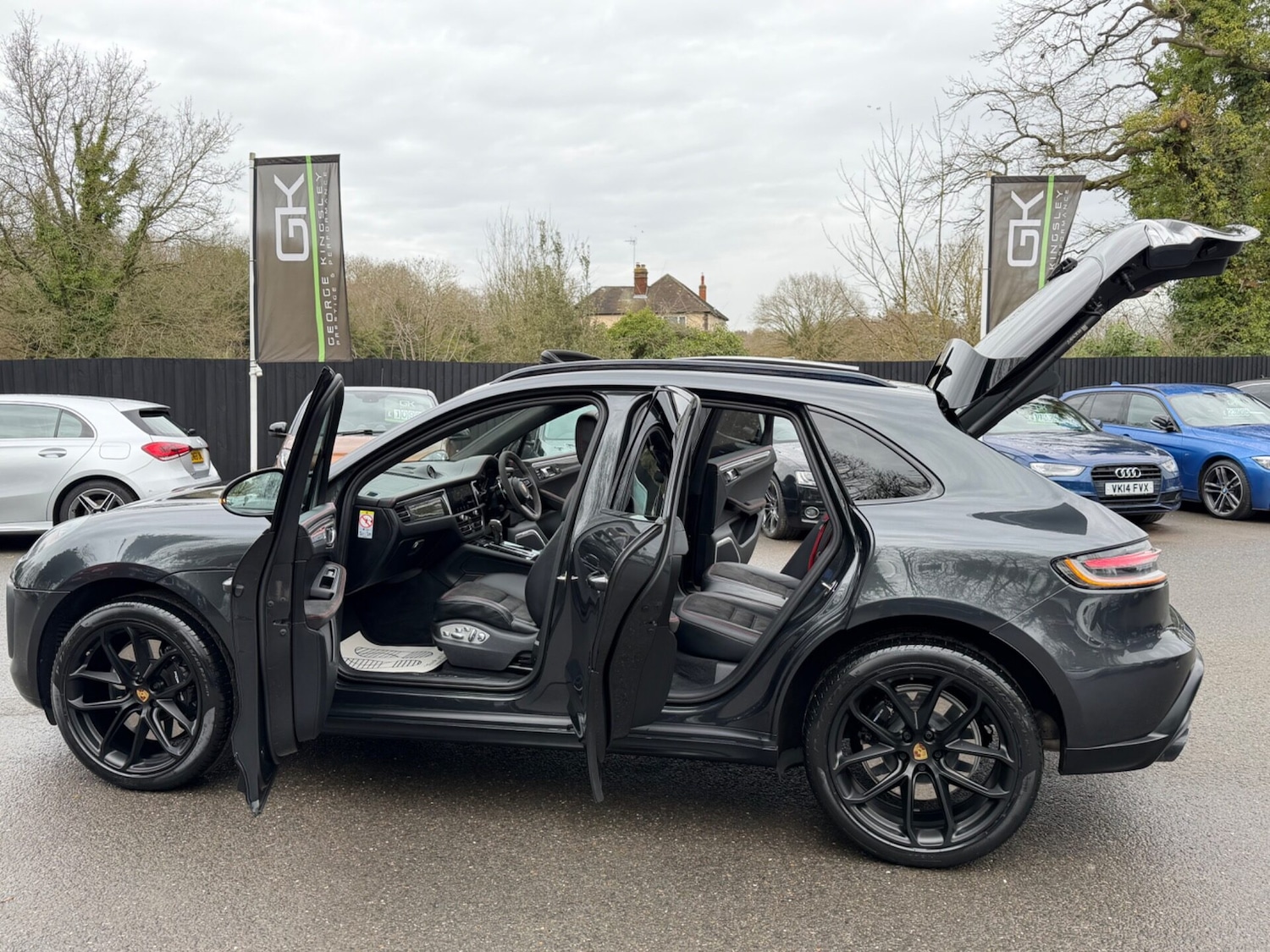 Used Porsche Macan 2023 for sale - 77630097: Photo 18