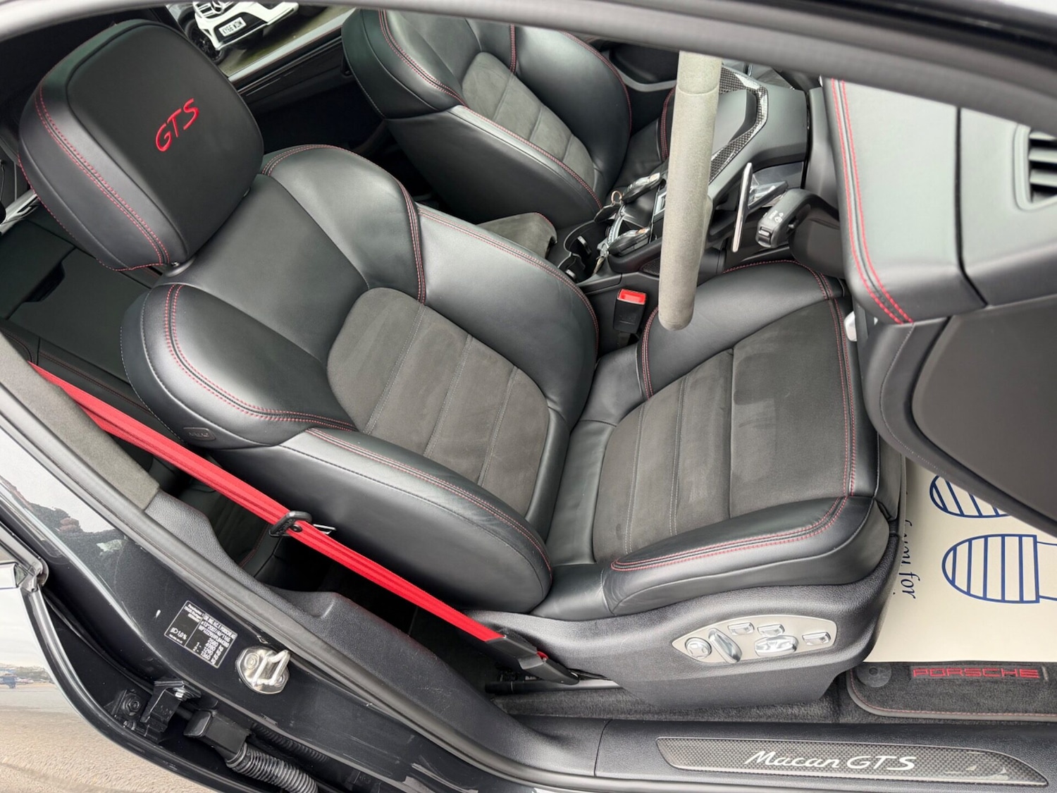 Used Porsche Macan 2023 for sale - 77630097: Photo 39