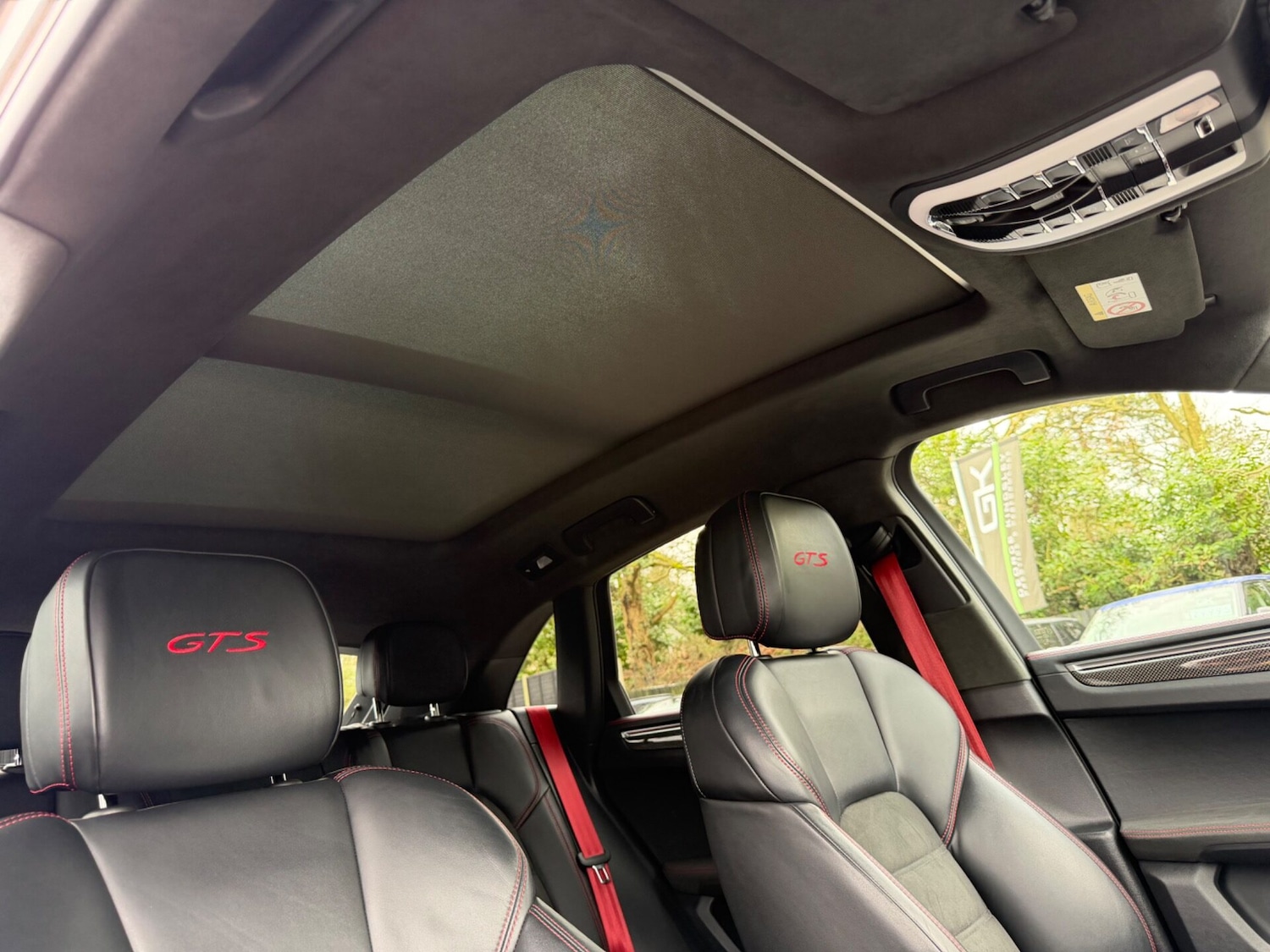 Used Porsche Macan 2023 for sale - 77630097: Photo 64