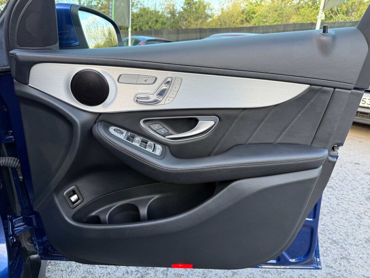 Used Mercedes-Benz GLC 2017 for sale - 76588312: Photo 39