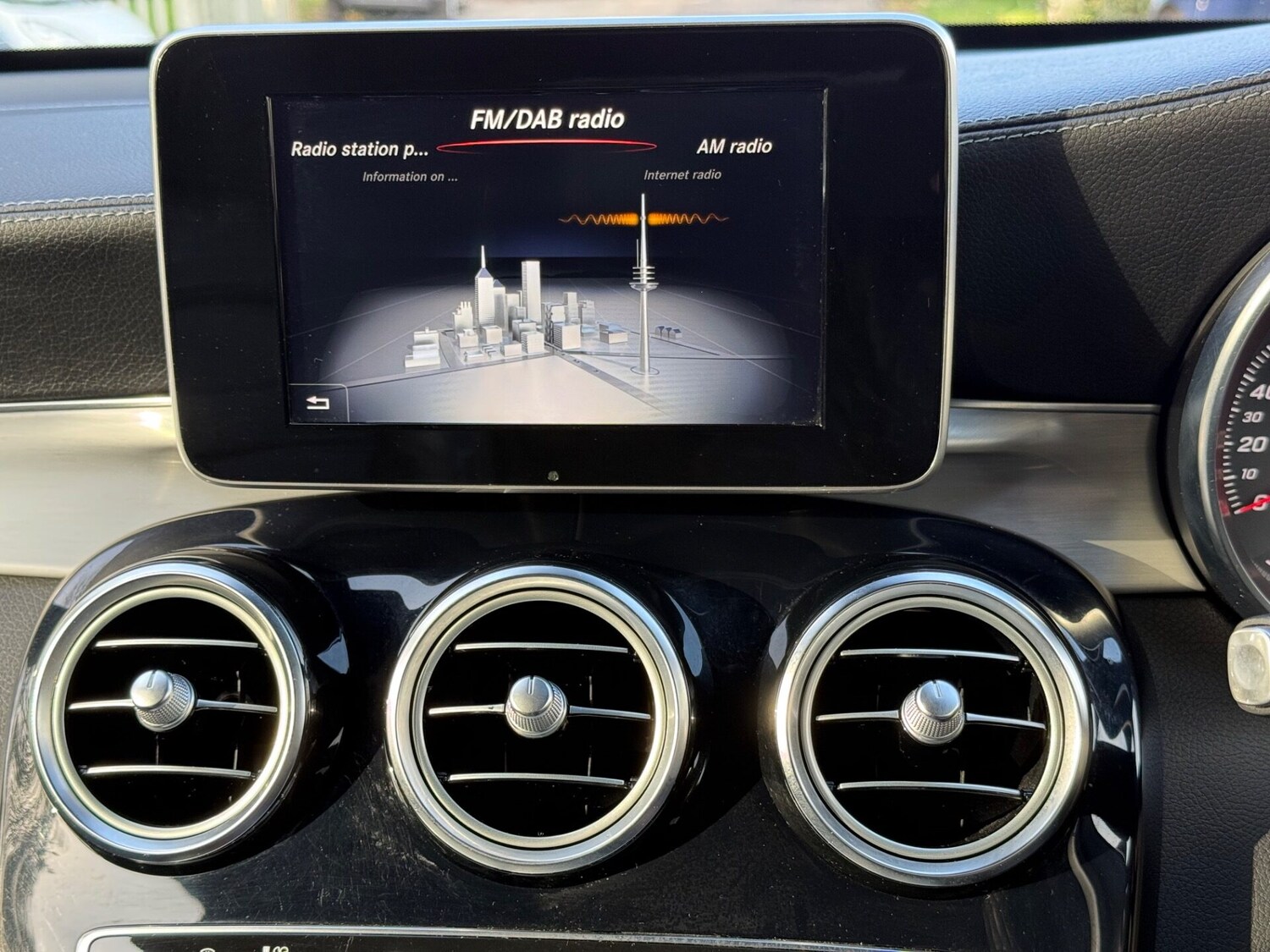 Used Mercedes-Benz GLC 2017 for sale - 76588312: Photo 52