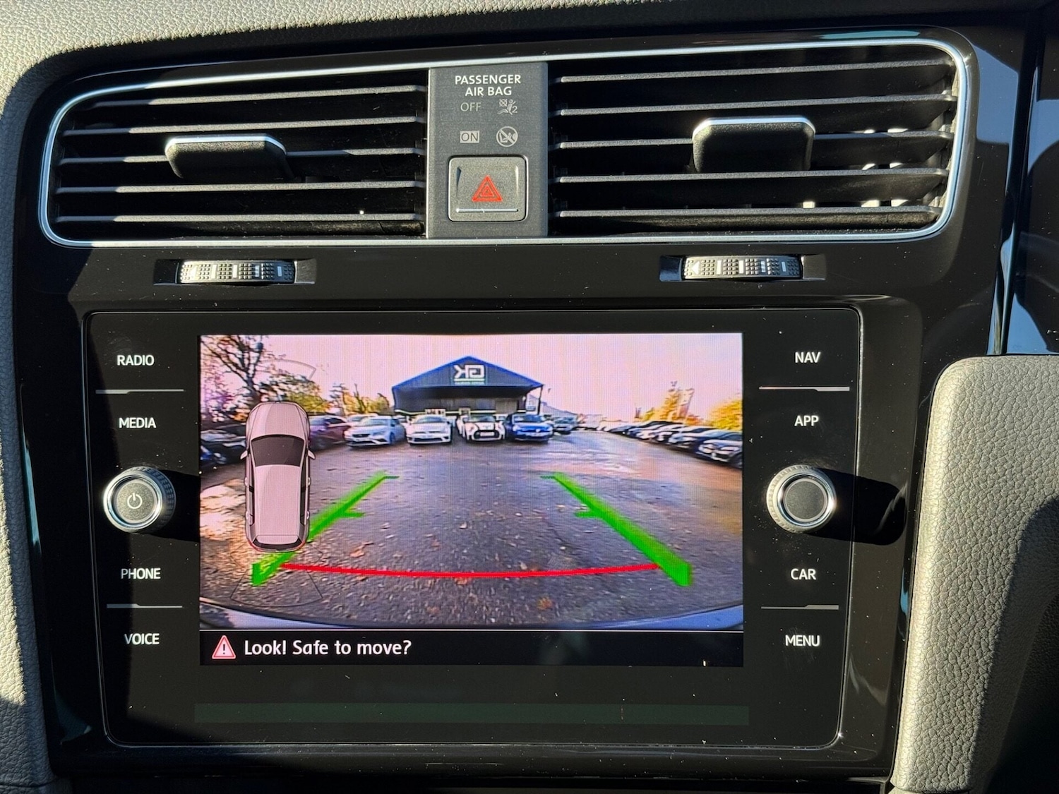 Used Volkswagen Golf 2017 for sale - 77104642: Photo 4