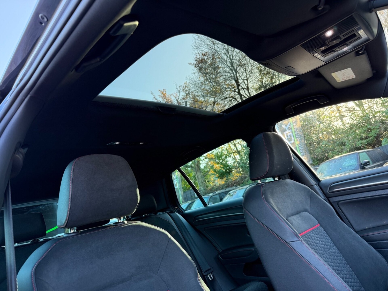 Used Volkswagen Golf 2017 for sale - 77104642: Photo 53