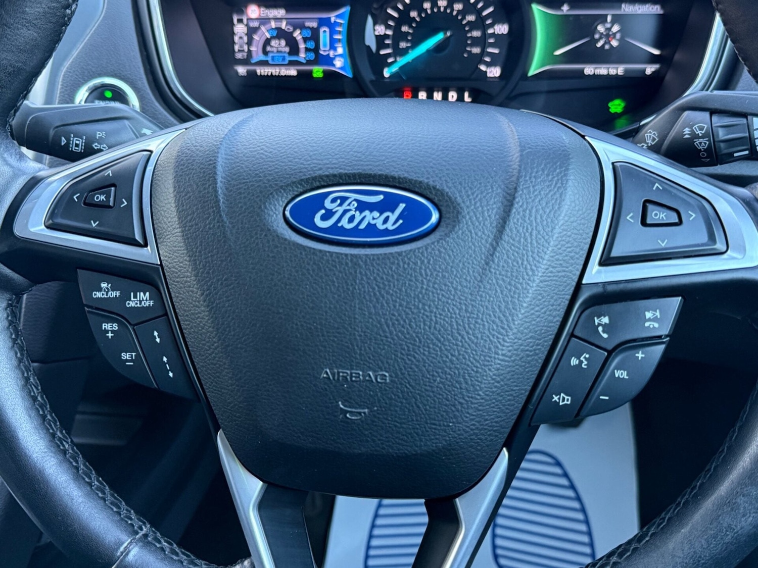 Used Ford Mondeo 2016 for sale - 76767670: Photo 42