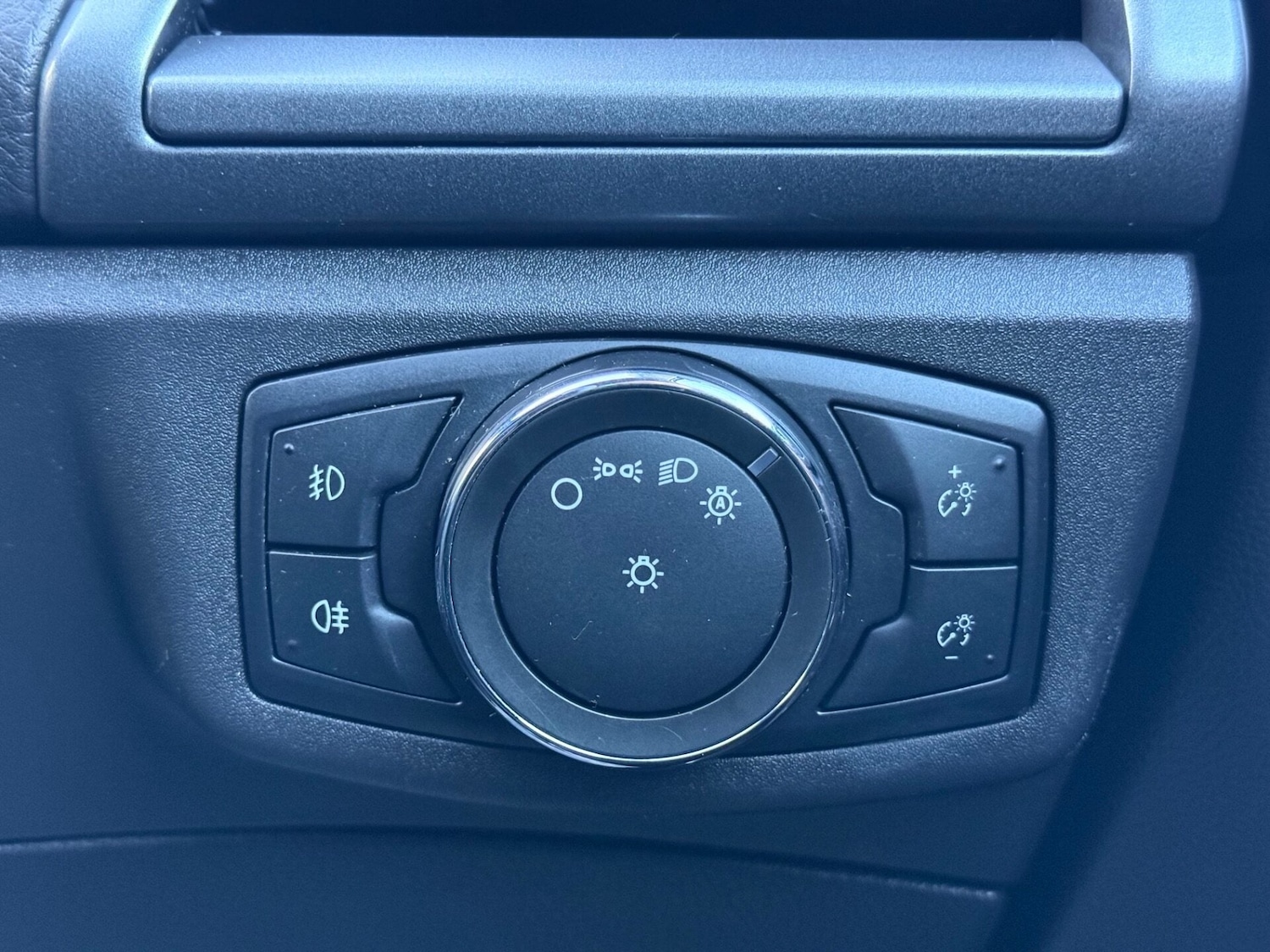 Used Ford Mondeo 2016 for sale - 76767670: Photo 43