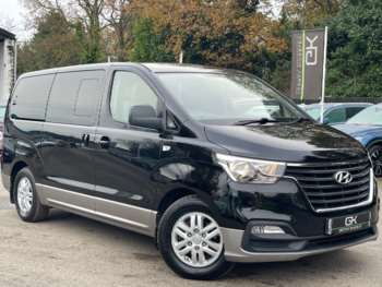 2018 (18) - CRDI SE NAV - 8 SEATER - AUTOMATIC - REVERSE CAMERA 5-Door