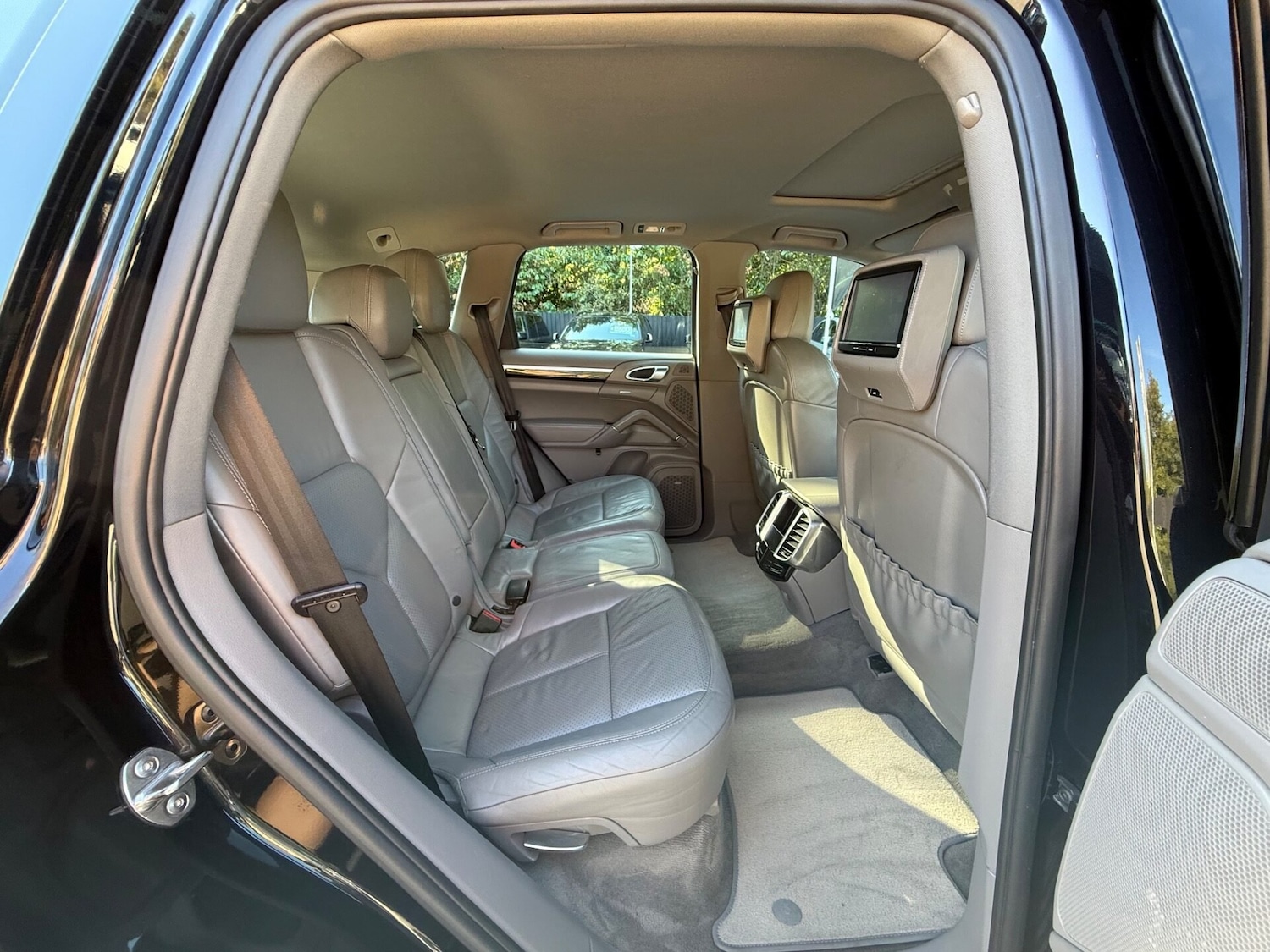 Used Porsche Cayenne 2012 for sale - 76133773: Photo 28