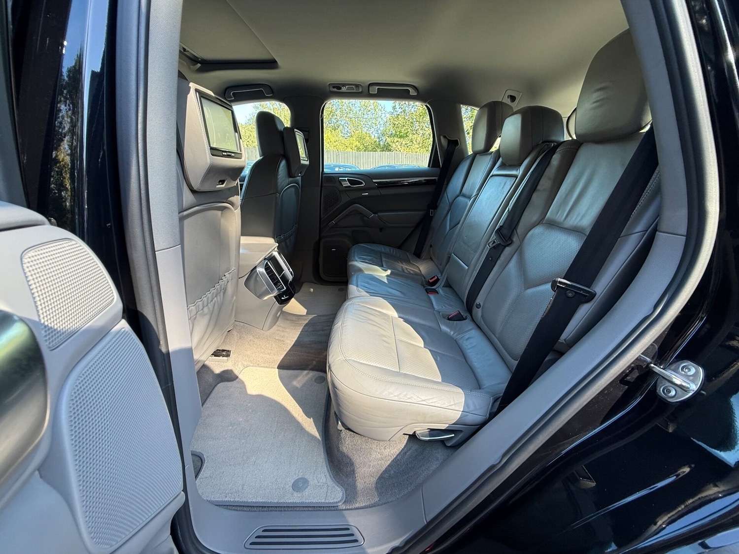 Used Porsche Cayenne 2012 for sale - 76133773: Photo 32