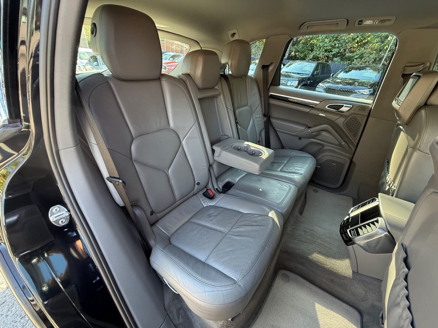 Used Porsche Cayenne 2012 for sale - 76133773: Photo 35