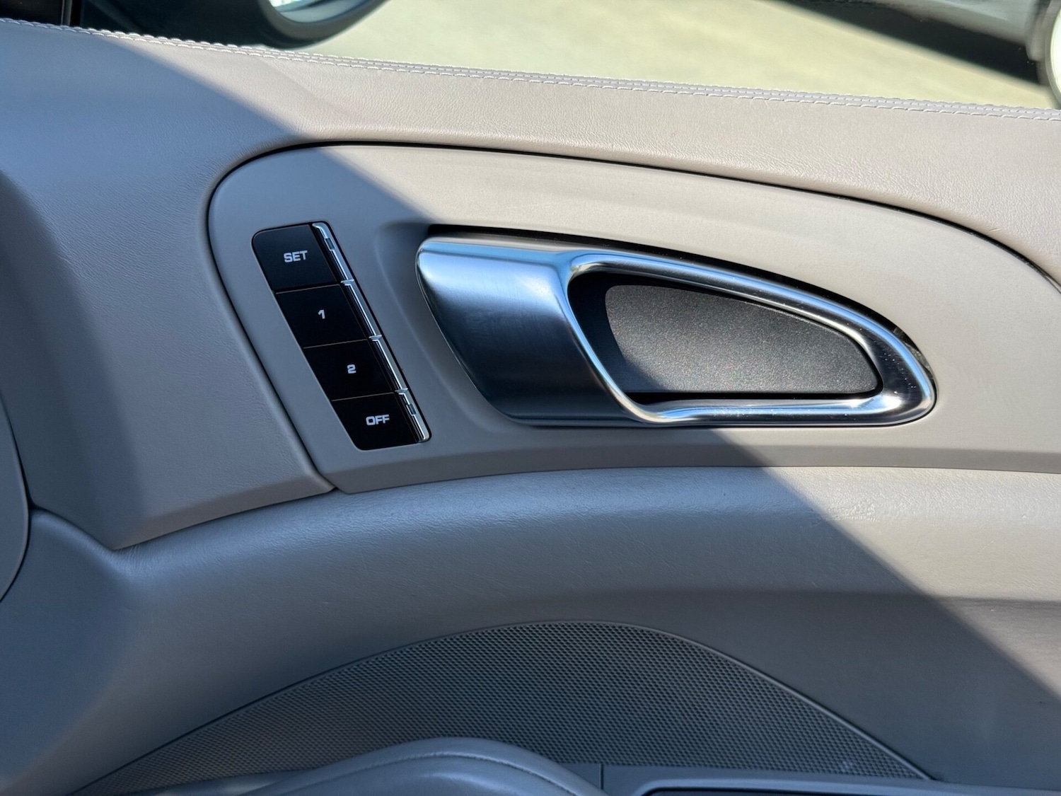 Used Porsche Cayenne 2012 for sale - 76133773: Photo 47