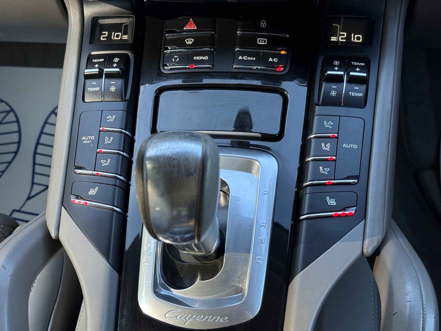 Used Porsche Cayenne 2012 for sale - 76133773: Photo 48