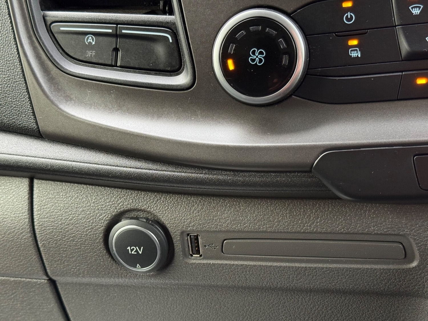 Used Ford Transit 2020 for sale - 76748083: Photo 25