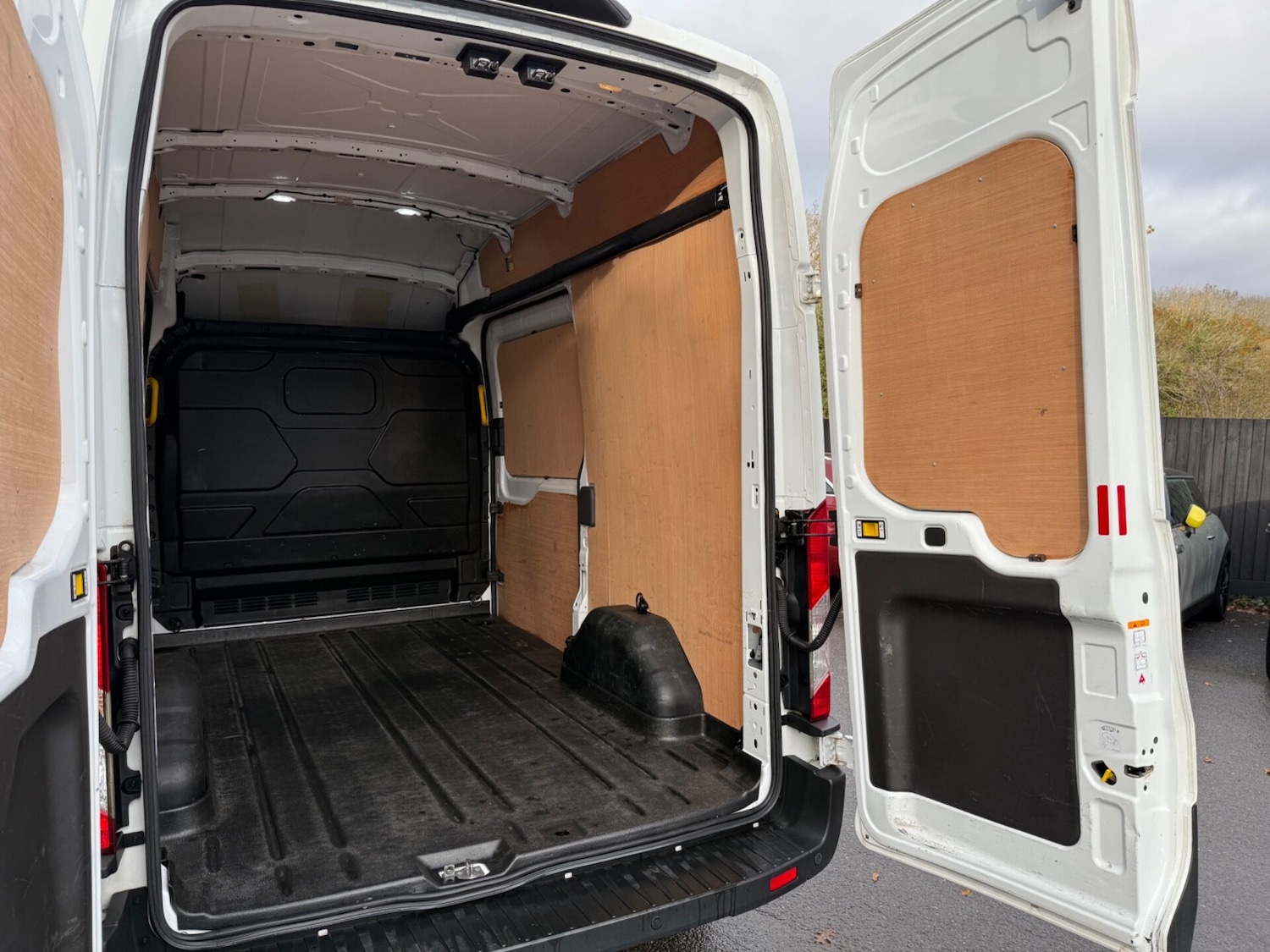 Used Ford Transit 2020 for sale - 76748083: Photo 35