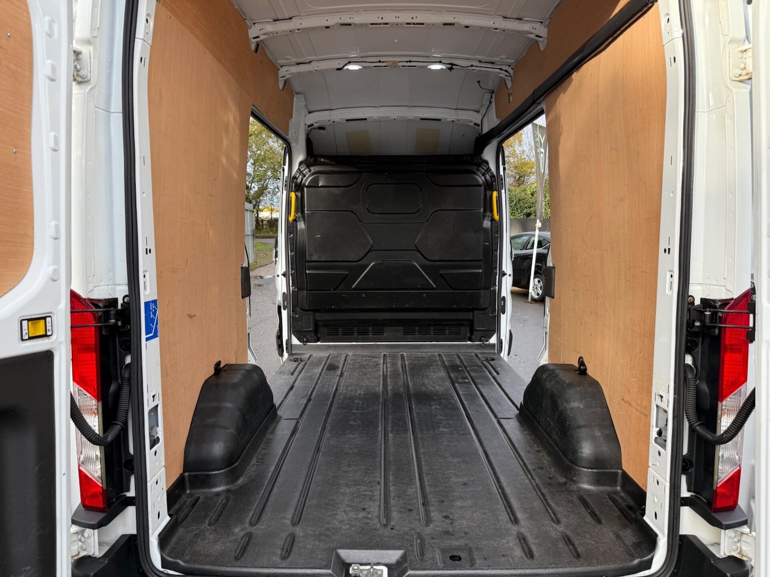 Used Ford Transit 2020 for sale - 76748083: Photo 40