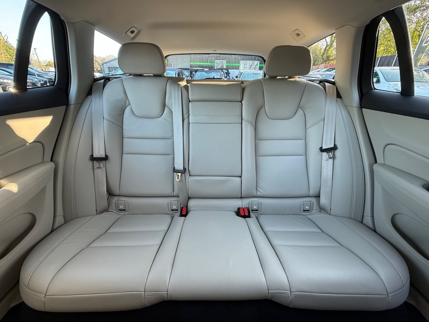 Used Volvo V60 2018 for sale - 77006568: Photo 15