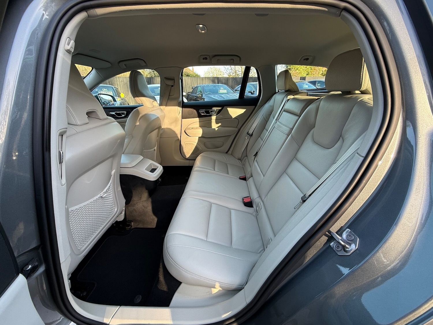 Used Volvo V60 2018 for sale - 77006568: Photo 16