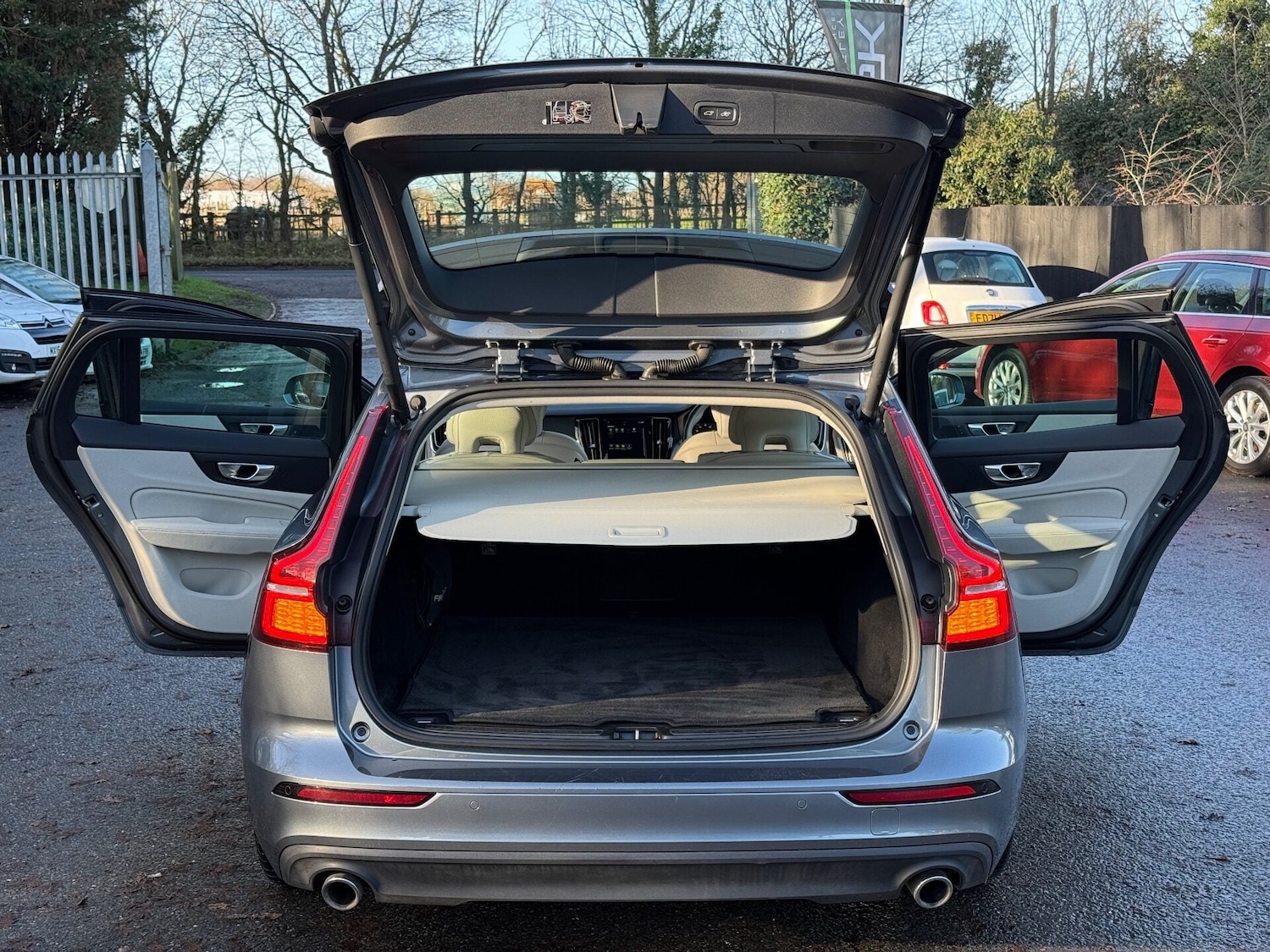 Used Volvo V60 2018 for sale - 77006568: Photo 18