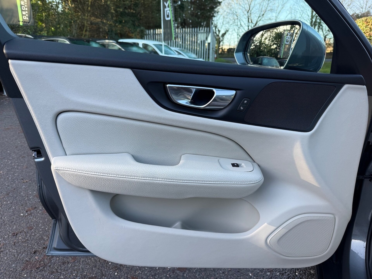 Used Volvo V60 2018 for sale - 77006568: Photo 23