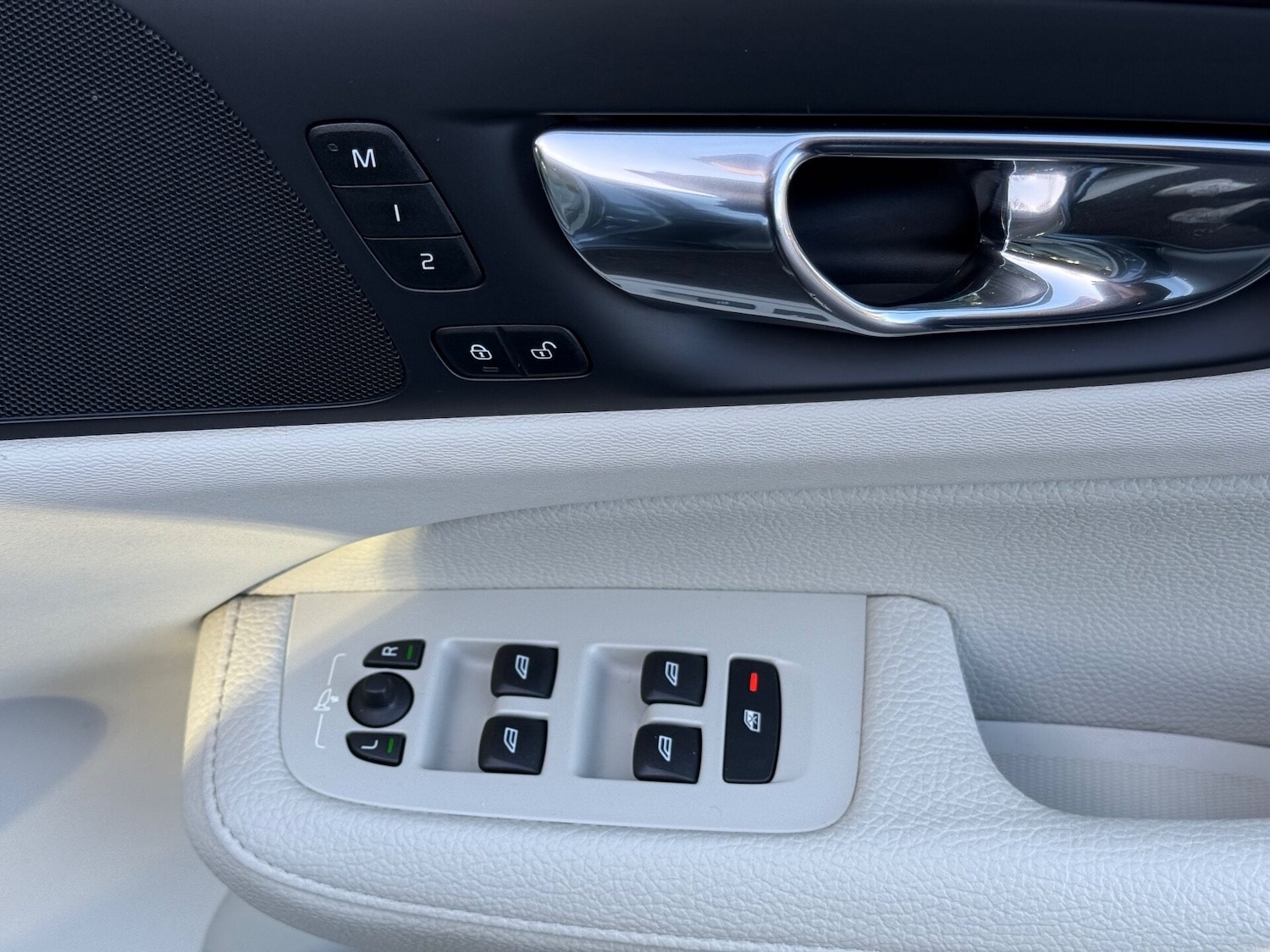 Used Volvo V60 2018 for sale - 77006568: Photo 31