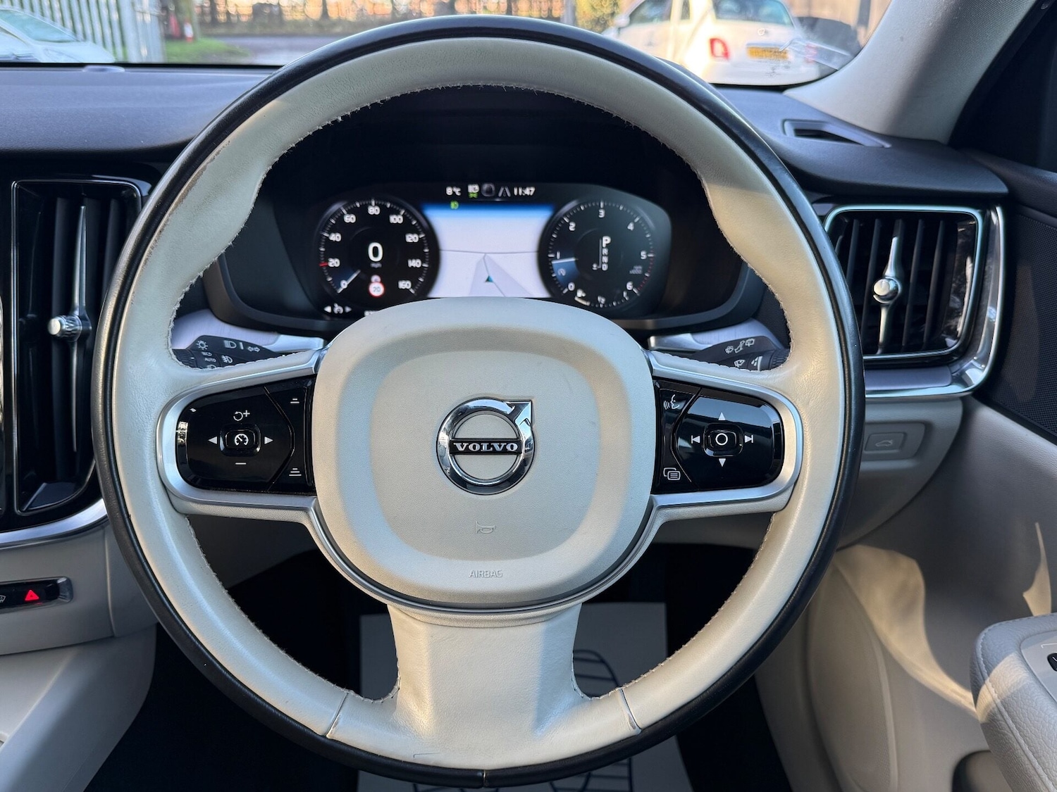 Used Volvo V60 2018 for sale - 77006568: Photo 4