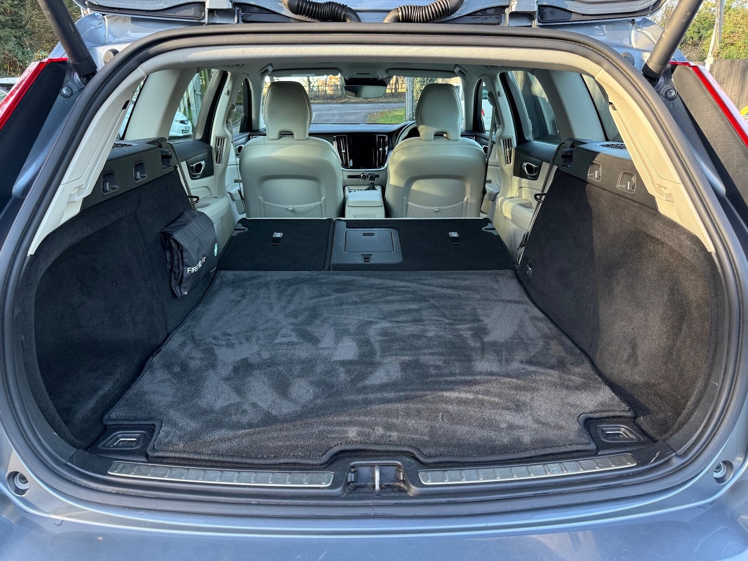 Used Volvo V60 2018 for sale - 77006568: Photo 55