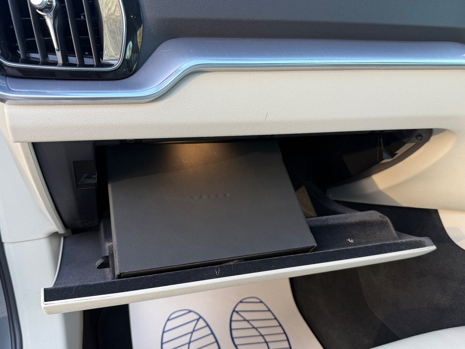 Used Volvo V60 2018 for sale - 77006568: Photo 57