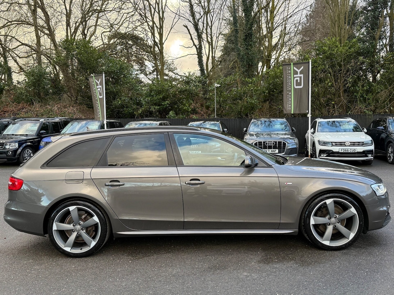 Used Audi A4 2013 for sale - 77164720: Photo 2