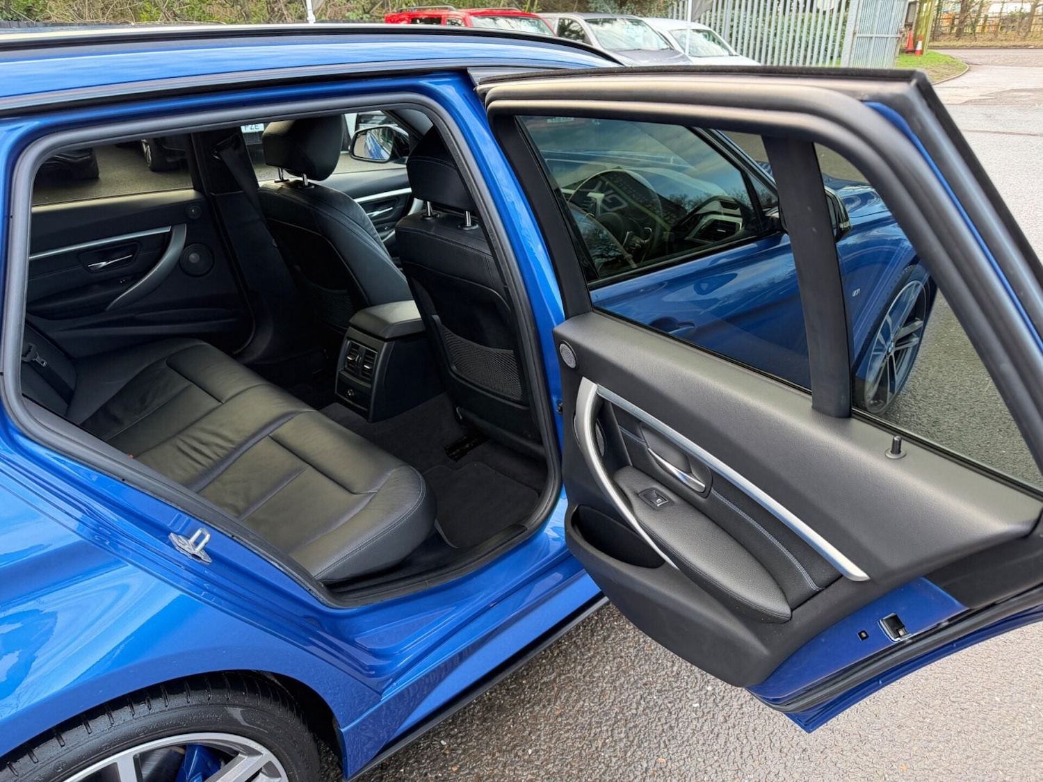 Used BMW 3 Series 2018 for sale - 77445864: Photo 31