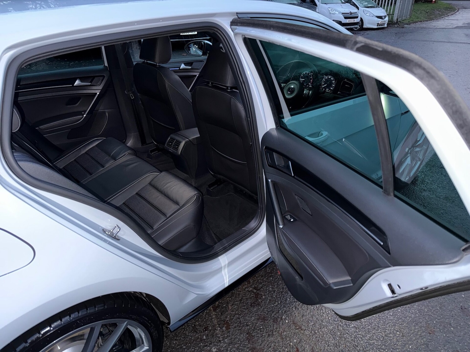 Used Volkswagen Golf 2019 for sale - 77024131: Photo 32