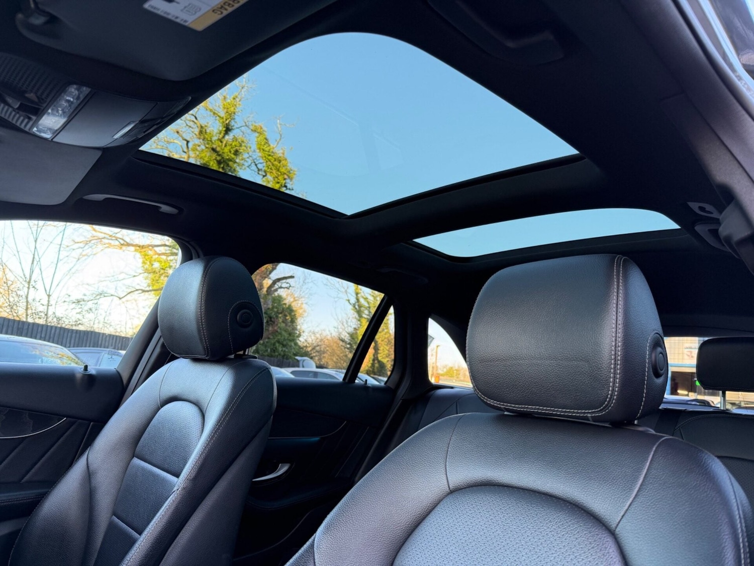 Used Mercedes-Benz GLC 2018 for sale - 77945534: Photo 3