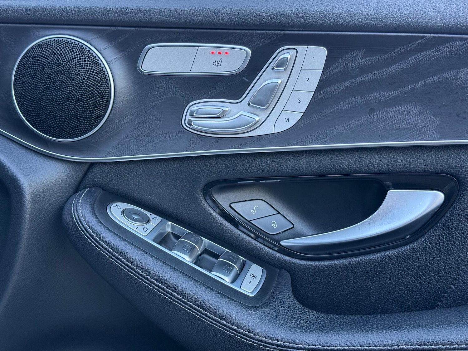 Used Mercedes-Benz GLC 2018 for sale - 77945534: Photo 40