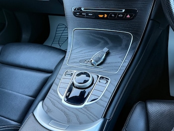 Used Mercedes-Benz GLC 2018 for sale - 77945534: Photo