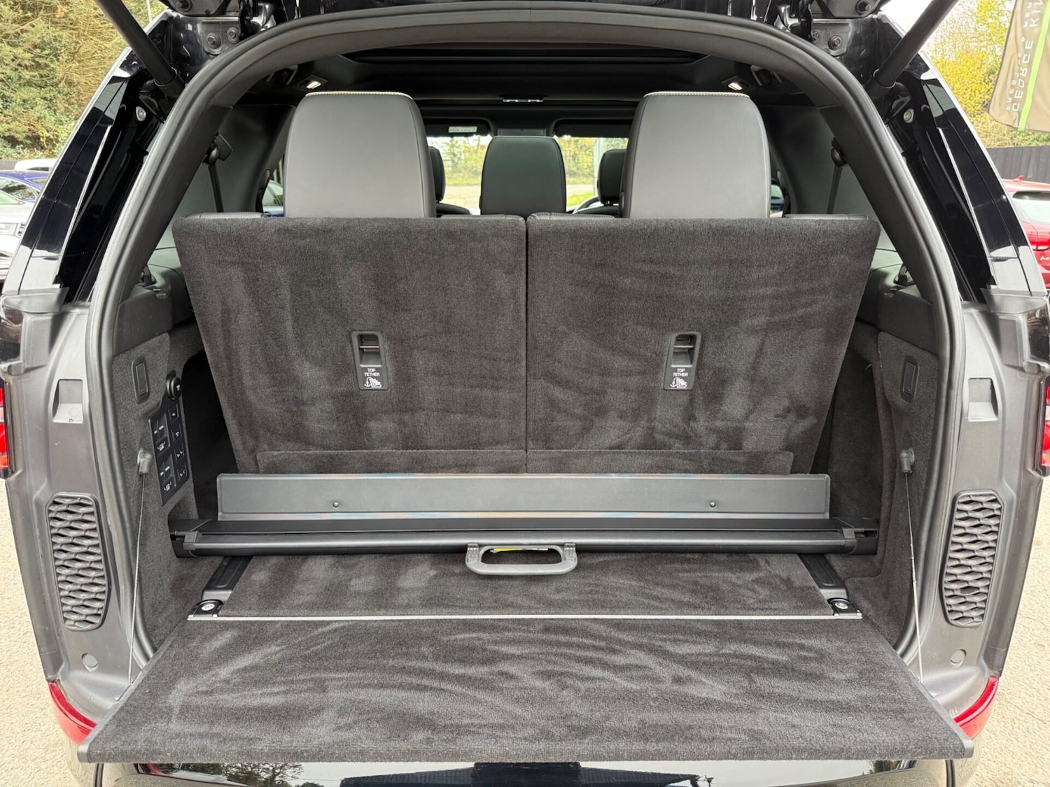 Used Land Rover Discovery 2018 for sale - 76517650: Photo 60