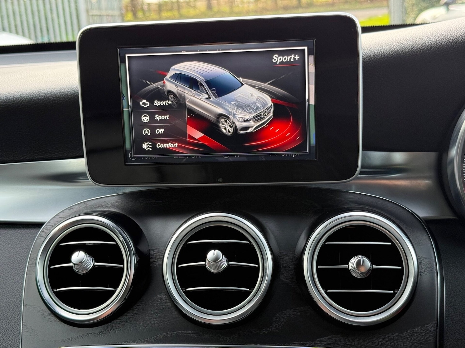 Used Mercedes-Benz GLC 2018 for sale - 77974701: Photo 11