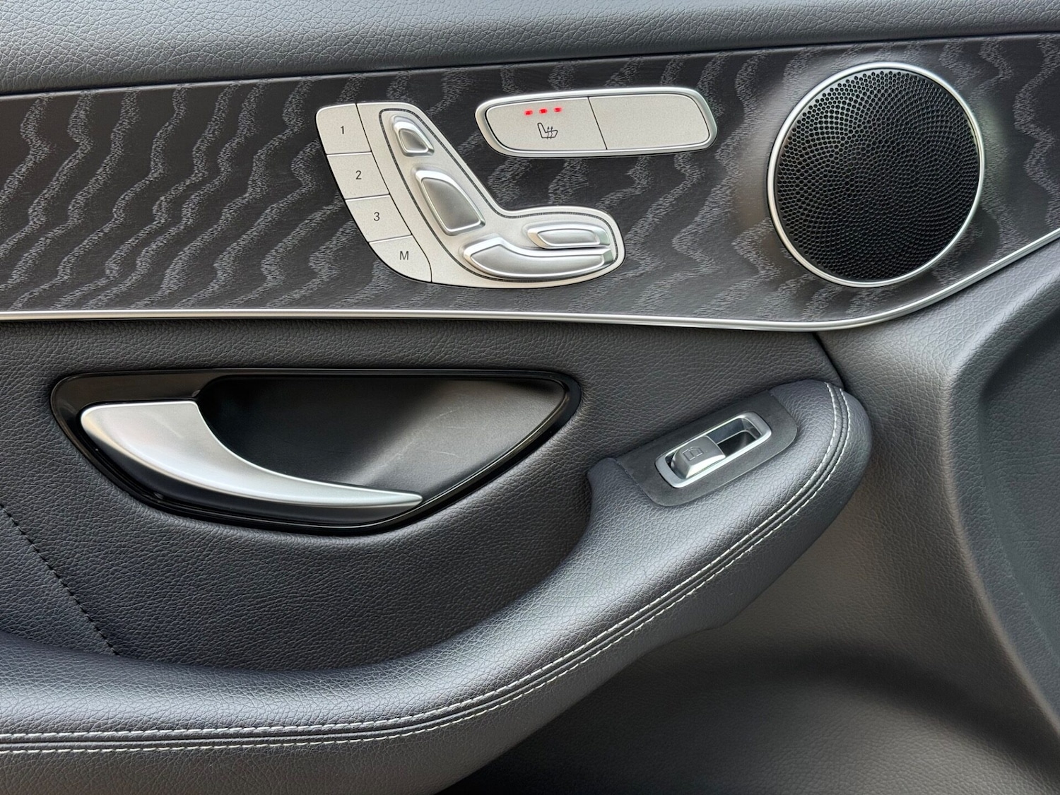 Used Mercedes-Benz GLC 2018 for sale - 77974701: Photo 24